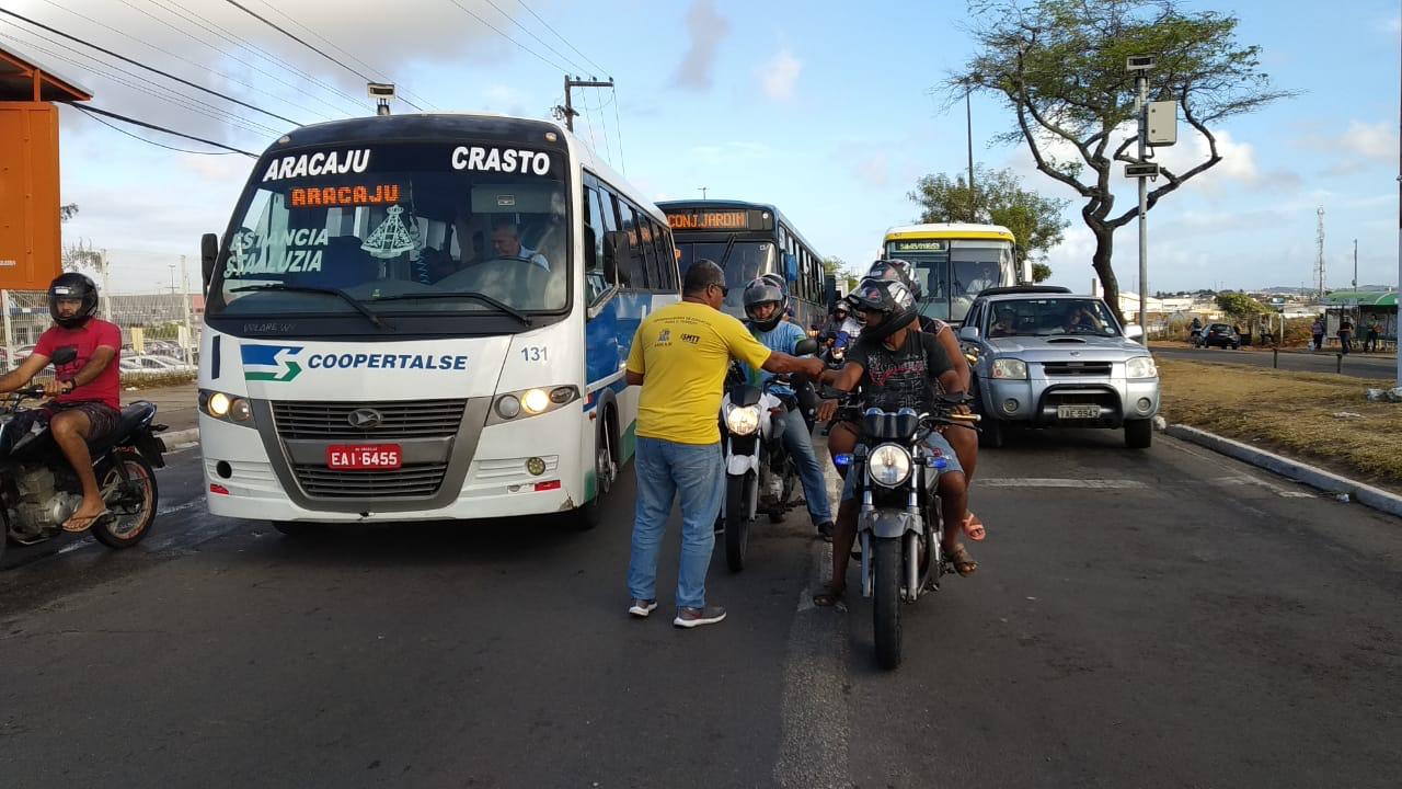 Avenida Tancredo Neves recebe primeira ação educativa da SMTT em 2019 - SMTT Aracaju